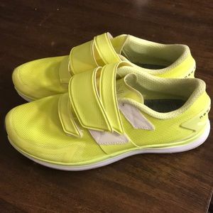 New balance spin shoes